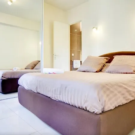 Notre Dame Bright Apartment Paris